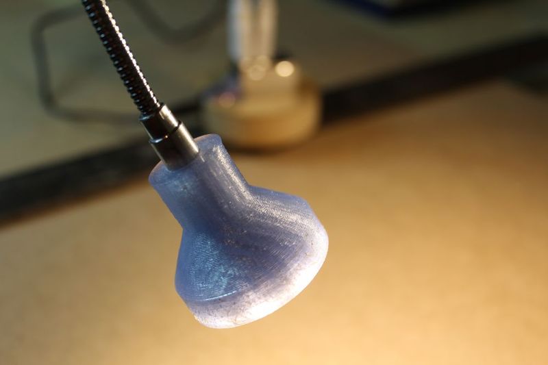 Datei:06-biegsameArbeitslampe klein.jpg