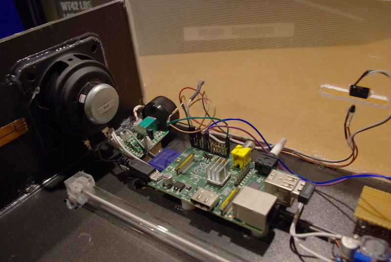 Datei:Spendenbox raspberry 1.jpg