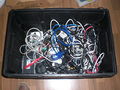 7. Kiste mit Kabeln. Eigentümer? Kabel eventuell mit Spacekabel mergen?