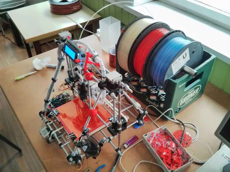Datei:3d printer reprap 2.jpg