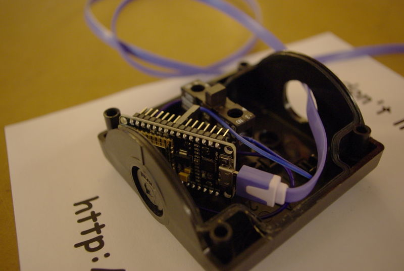 Datei:Pushbutton open 2.jpg