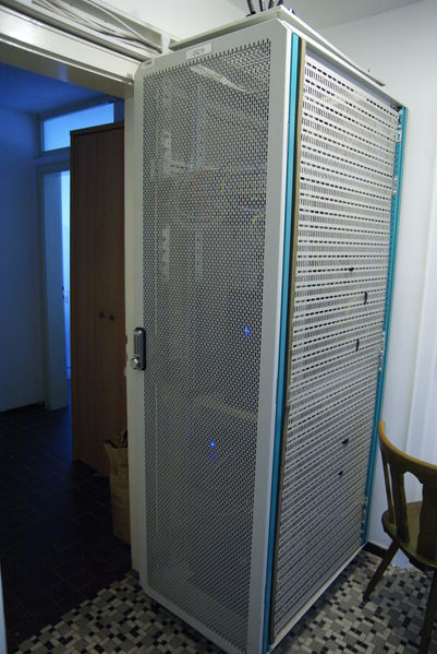 Datei:Backspace rack inhouse.jpg