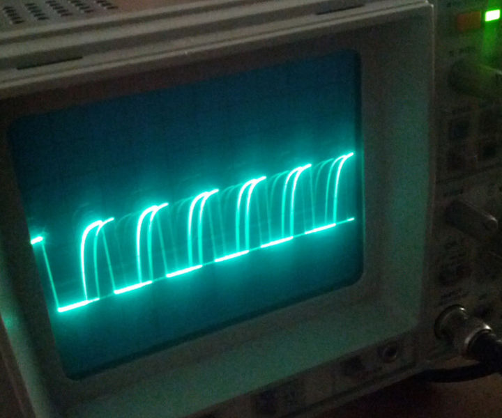 Datei:Dmx2rgb oszilloskop debugging.jpg