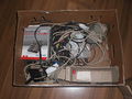 9. Kiste mit Kabeln. Eigentümer? Kabel eventuell mit Spacekabel mergen?